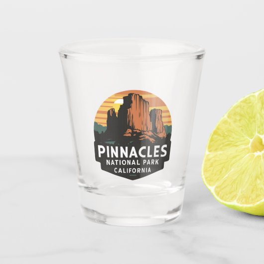 Pinnacles Nationaal Park Embleem Shot Glas (Voorkant)
