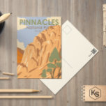 Pinnacles National Park California  Briefkaart<br><div class="desc">Het vectorkunstwerk van de pinnacles ontwerp. Het park is een Amerikaans nationaal park ter bescherming van een berggebied ten oosten van de Salinas Valley in Centraal-Californië.</div>
