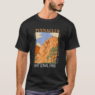 Pinnacles National Park Californië in distressed v T-shirt