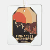 Pinnacles National Park Minimal Retro Emblem Keramisch Ornament (Links)