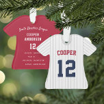 Pinstripe Baseball Jersey Player Stats Ornament<br><div class="desc">Herinneer een geweldige seizoen voor uw favoriete honkbalspeler met dit coole aangepaste ornament met grijze instripes en blauw en rood zeemleder. Personaliseer de voorzijde met de naam en het aantal van de speler, en voeg meer details aan de rug toe, met inbegrip van de team of de liga naam, het...</div>