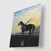 Pinto in Barnyard bij Sunrise Vierkante Klok (Hoek)