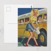 Pinup Retro Woman Washing a Yellow School Bus Briefkaart (Voorkant / Achterkant)