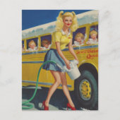 Pinup Retro Woman Washing a Yellow School Bus Briefkaart (Voorkant)