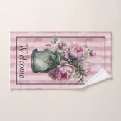 Pioenbloemen in aardewerk met gestreepte achtergro bad handdoek (Handdoek)