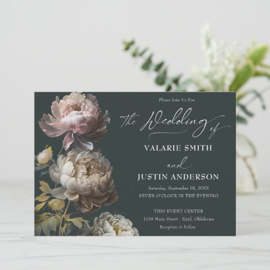 Pioenen Bruiloft Moody Floral Kaart (Staand voorkant)