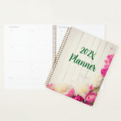 Pioenen in roze en wit op rustiek hout planner (Display)