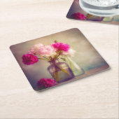  pioenroos boeket in glazen vazen kartonnen onderzetters (Schuin)