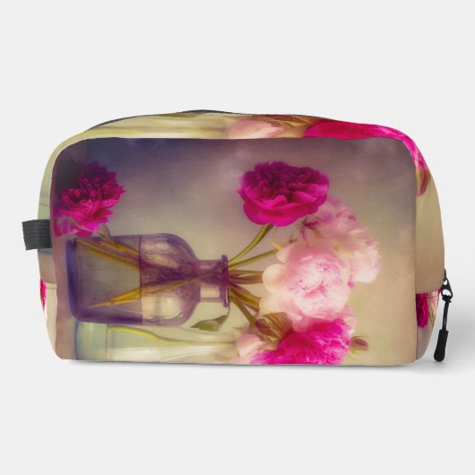 pioenroos boeket in glazen vazen toilettasje (Voorkant)