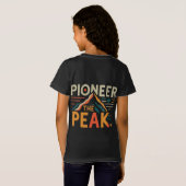 Pioneer the Peak ( T-shirt van ontworpen Kind ) (Achterkant volledig)
