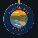 Pipa Beach Brazilië Reizen Kunst Vintage Keramisch Ornament<br><div class="desc">Pipa Beach in een vectorkunststijl. Pipa Beach is een van de bekendste stranden van Brazilië. Gelegen naast de stad Natal,  de hoofdstad van de staat Rio Grande do Norte.</div>