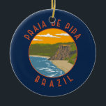 Pipa Beach Brazilië Reizen Kunst Vintage Keramisch Ornament<br><div class="desc">Pipa Beach in een vectorkunststijl. Pipa Beach is een van de bekendste stranden van Brazilië. Gelegen naast de stad Natal,  de hoofdstad van de staat Rio Grande do Norte.</div>