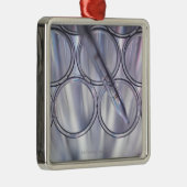 Pipet in testbuis metalen ornament (Rechts)