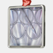 Pipet in testbuis metalen ornament (Links)