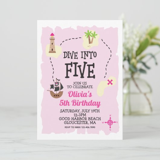 Piraat Duik in Vijf Roze 5e Verjaardag Uitnodiging (Staand voorkant)