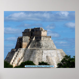 Piramide van de Magicus, Uxmal, Mexico Poster