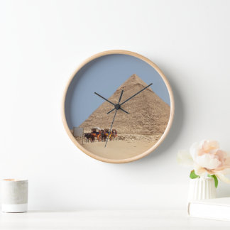 Piramide van Khafre en een rij chariots