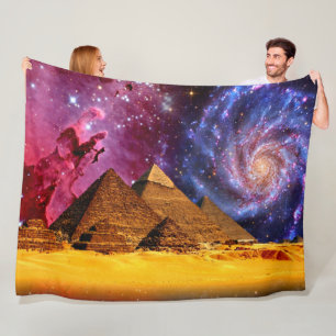 PIRAMIDENEVEL FLEECE DEKEN