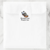 Piranhas zijn ook mensen ronde sticker (Tas)