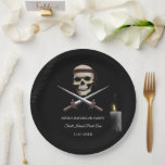 Pirate Bachelor / Verjaardagsfeest - piratenthema Papieren Bordje<br><div class="desc">Maak van uw feesttafel een middelpunt van avontuur met deze stijlvolle Zee Rover's Table papieren borden, ideaal voor een vrijgezel- of verjaardagsfeestje. Deze borden hebben een ruig piratenthema, zoals een hangend touw in een hoek, een schedel met een bruine hoofdband en gekruiste zwaarden in het midden bovenaan en een flikkerende...</div>