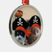 PIRATE CATS, spreek als een Pirate Dag Metalen Ornament (Rechts)