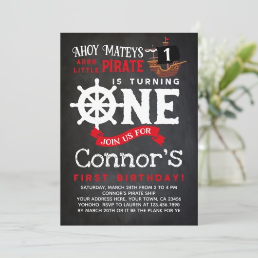 Pirate First Birthday Chalkboard Uitnodiging (Staand voorkant)