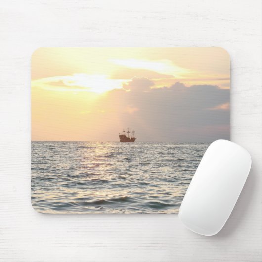 Pirate Ship op zonsondergang Muismat (Met muis)