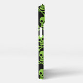 Pirate Skull Crossbones Pattern Green iPhone Case Hoesje (Rechterkant)