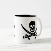Pirate Skull & Crossed Swords Tweekleurige Koffiemok (Voorkant rechts)