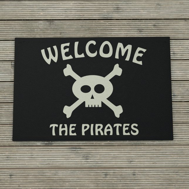 Pirate Skull en Crossbones Familie Welkom Deurmat (Suitable to welcome all scallywags to your good ship, add your family name and hoist yer flag)