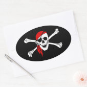 Pirate Skull en Crossbones met Red Bandana Ovale Sticker (Envelop)