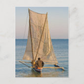 Piroguier Vezo Briefkaart (Voorkant)