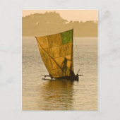 Piroguier Vezo Briefkaart (Voorkant)