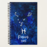 Pisces Zodiac Constellation Blue Galaxy Monogram Planner<br><div class="desc">Vissen Zodiac Constellation Blue Galaxy Monogram Ontwerp. Met trendy Brushed Script-lettertype, donkerblauwe achtergrond van de hemelse waterverf, gloeiende sterrenconstellatie en het Two Fish-symbool. Modern Astrologisch Geboortehoroscoop, is perfect voor elke Aquariusverjaardag Van 19 februari - 20 maart ! Met optionele monogram First Middle en Achternaam Initiaal Letters (Of laat het leeg)....</div>