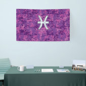 Pisces Zodiac Sign on Fuchsia Pink Digital Camo Spandoek (Beurs)