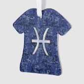 Pisces Zodiac Sign on Navy Blue Digital Camouflage Ornament (voorkant)