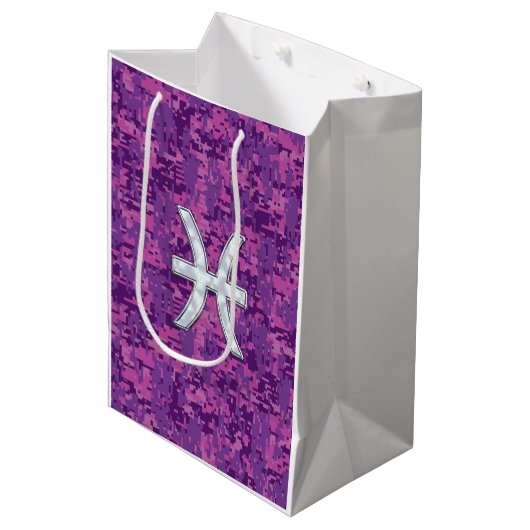 Pisces Zodiac Sign on Pink Digital Camo Medium Cadeauzakje (Voorkant Gekanteld)