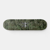 Pisces Zodiac Symbol Woodland Green Digital Camo Skateboard (Horizontaal)