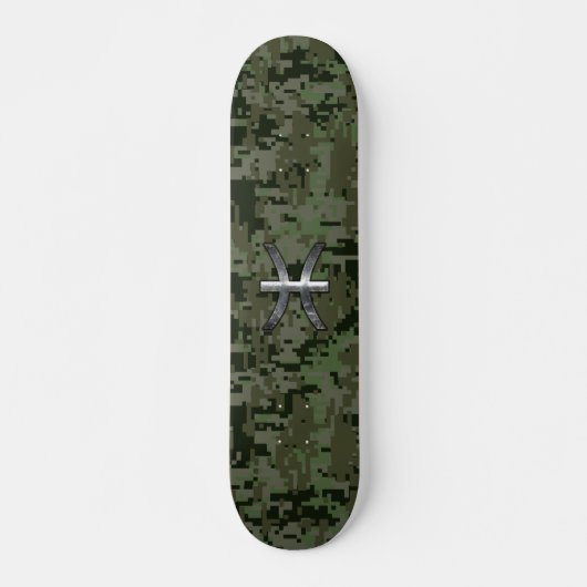 Pisces Zodiac Symbol Woodland Green Digital Camo Skateboard (Voorkant)