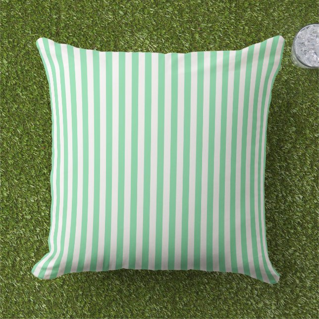 Pistache groen en wit gestreept buitenkussen (Gras)
