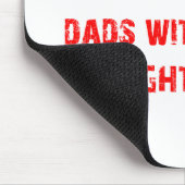 Pistolen doden geen mensen. Voor Dads met dochters Muismat (Hoek)