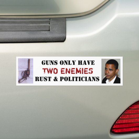 pistolen hebben maar twee vijanden en twee vijande bumpersticker (Op auto)