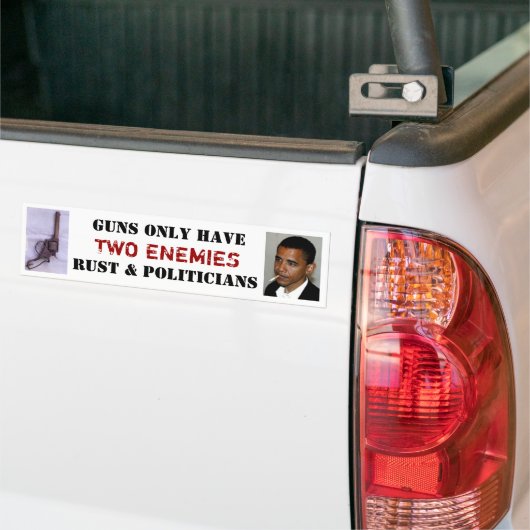 pistolen hebben maar twee vijanden en twee vijande bumpersticker (Op Truck)