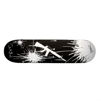 pistolen met scheurzwart skateboard