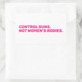 Pistolen. Niet vrouwenlichamen. Wit-roze wit Rechthoekige Sticker (Tas)