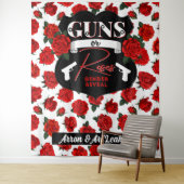 Pistolen of Rozen Rood onthullen|Zwart Baby shower Wandkleed (In situ)