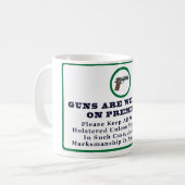 Pistolen zijn welkom op winkelborden koffiemok (Voorkant links)