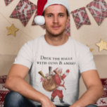 Pistool Lover Santa Deck the halls Shooting T-shirt<br><div class="desc">Dit ontwerp kan op het gebied worden gepersonaliseerd dat door de foto en/of tekst te veranderen wordt verstrekt. Of het kan worden aangepast door te klikken deze Sjabloon personaliseert en dan de klik te kiezen om verdere optie aan te passen en de kleur van de achtergrond te schrappen of te...</div>