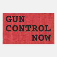 Pistool nu op Red Linen Photo