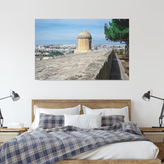 Pistool turret op de oude muren in Valletta, Malta Canvas Afdruk (Insitu (Slaapkamer))